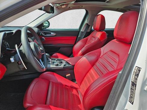 Used 2019 Alfa Romeo Giulia Ti Sport w/ Quick Order Package 22S Sport AWD/4WD image 13