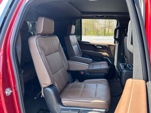Certified 2025 Chevrolet Suburban High Country image 54