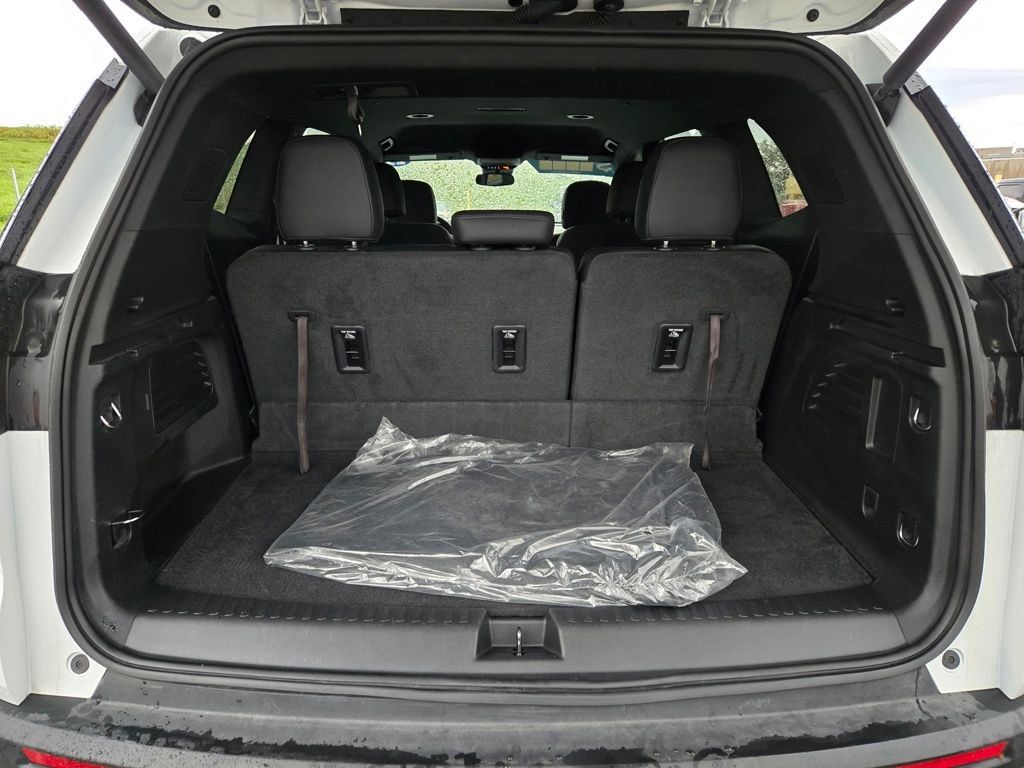 Used 2025 GMC Acadia Elevation w/ Elevation Premium Package AWD/4WD image 30
