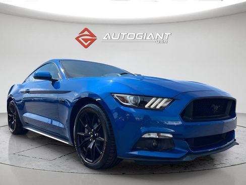 Used 2017 Ford Mustang GT w/ Black Accent Package RWD image 11