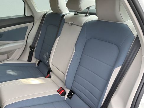 New 2026 Volkswagen Jetta SE FWD image 28