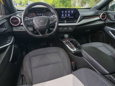 Used 2024 Chevrolet Trax RS w/ Driver Confidence Package FWD image 16
