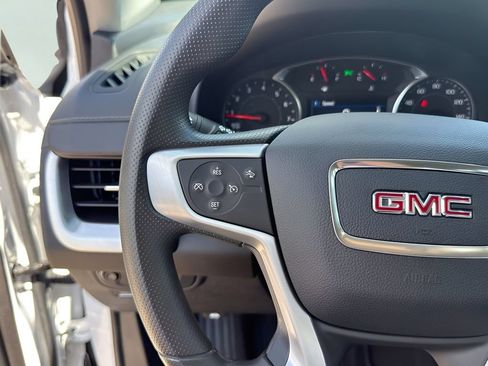 Used 2024 GMC Terrain SLE w/ Elevation Edition FWD image 15