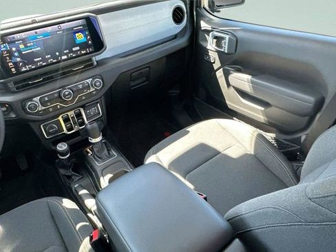 New 2025 Jeep Gladiator Sport image 14