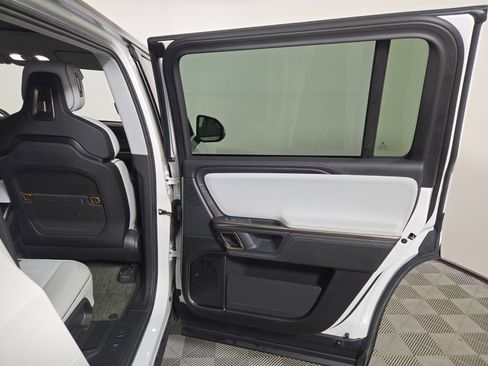 Used 2024 Rivian R1S Adventure AWD/4WD image 19
