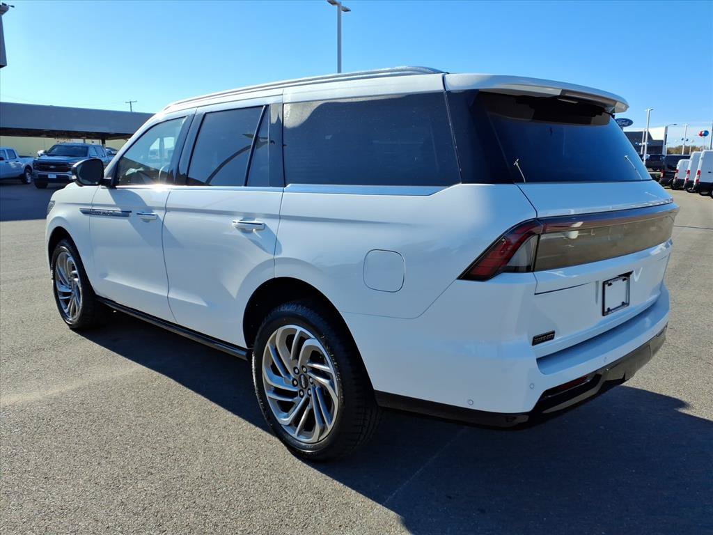 New 2025 Lincoln Navigator Reserve AWD/4WD image 3