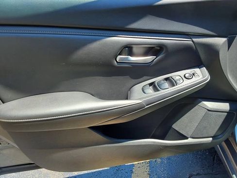 Used 2024 Nissan Sentra SV FWD image 15