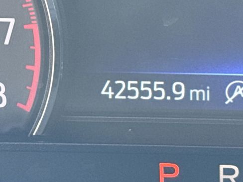 Used 2023 Ford Explorer XLT image 29