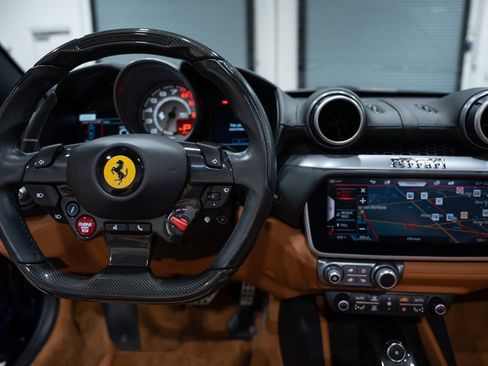 Used 2020 Ferrari Portofino image 25