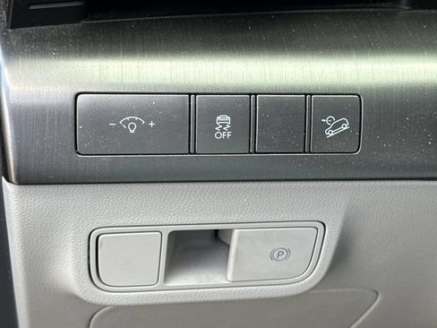 Used 2025 Hyundai Kona SEL FWD image 19