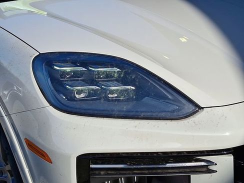 New 2026 Porsche Cayenne Turbo AWD/4WD image 11