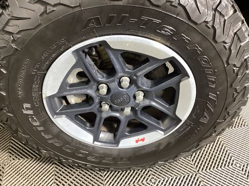 Used 2019 Jeep Wrangler Sport AWD/4WD image 7