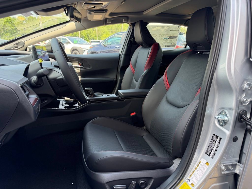 New 2026 Toyota Prius Plug-In Hybrid FWD image 5