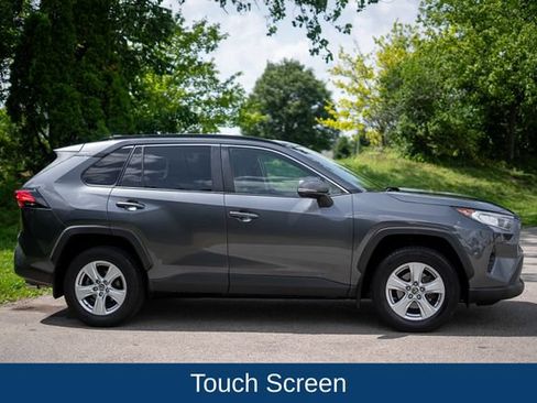 Used 2019 Toyota RAV4 XLE w/ Convenience Package AWD/4WD image 4
