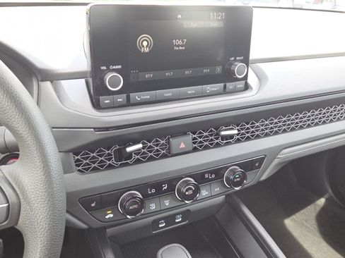 Used 2025 Honda Accord SE image 27