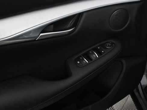 Used 2021 INFINITI QX50 Luxe w/ Appearance Package FWD image 8