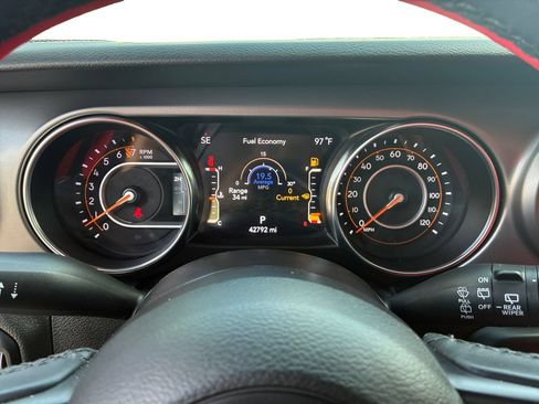 Used 2022 Jeep Wrangler Unlimited Sport AWD/4WD image 21