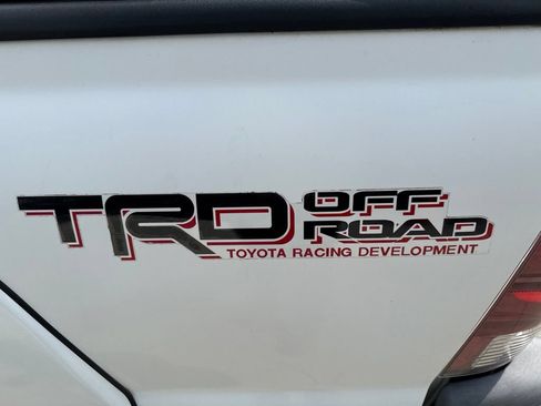 Used 2013 Toyota Tacoma 4x4 Double Cab w/ TRD Off-Road Pkg image 11