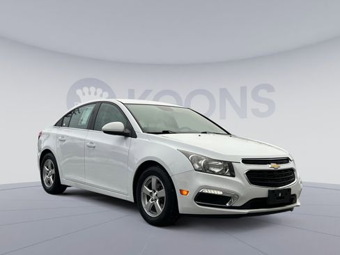 Used 2016 Chevrolet Cruze LT w/ Technology Package image 8