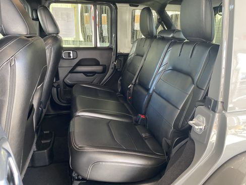Used 2021 Jeep Wrangler Unlimited Sahara image 20