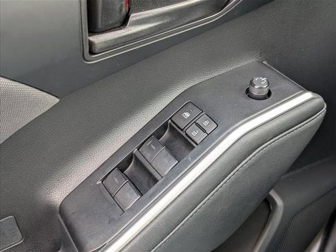Used 2023 Toyota Highlander LE image 27