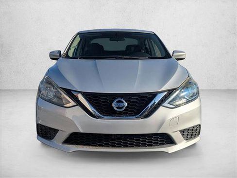 Used 2017 Nissan Sentra SV image 2