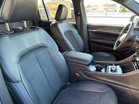 New 2026 Jeep Grand Cherokee Altitude AWD/4WD image 14