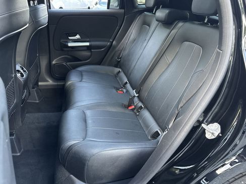 Certified 2021 Mercedes-Benz GLA 250 4MATIC w/ Premium Package image 30