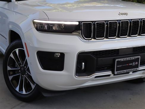 New 2023 Jeep Grand Cherokee Overland w/ Luxury Tech Group IV image 2