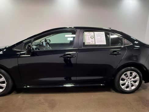 Used 2024 Toyota Corolla LE FWD image 38