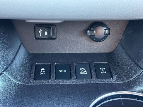 Used 2015 Toyota Highlander XLE AWD/4WD image 59