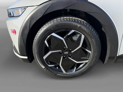 Certified 2024 Hyundai Ioniq 5 SEL image 9