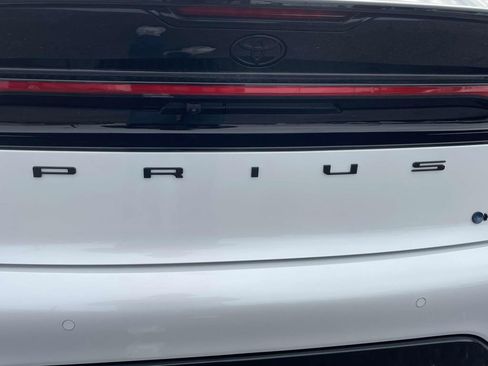 New 2026 Toyota Prius FWD image 6