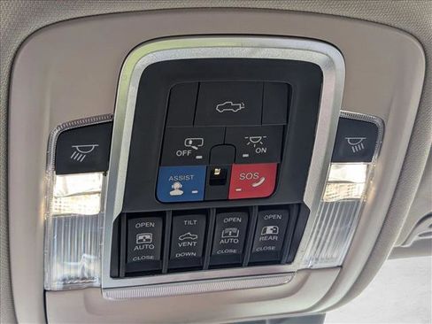 Used 2022 RAM 1500 Limited AWD/4WD image 17