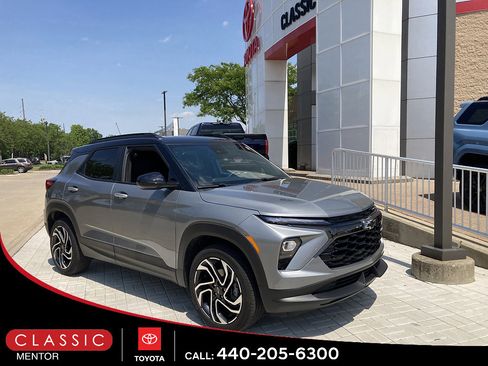 Used 2025 Chevrolet TrailBlazer RS w/ Driver Confidence Package AWD/4WD image 1
