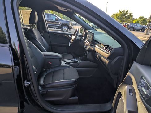 Certified 2024 Ford Escape ST-Line w/ Tech Pack #1 FWD image 36