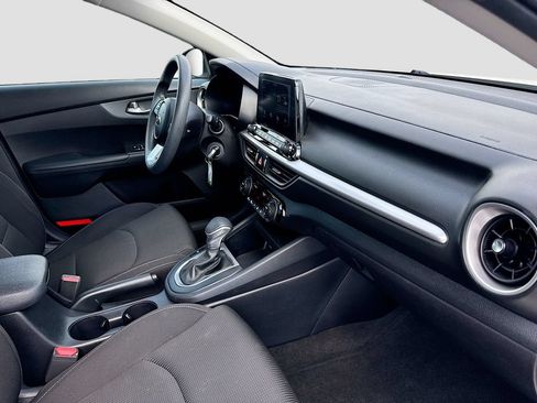 Used 2019 Kia Forte LXS FWD image 32