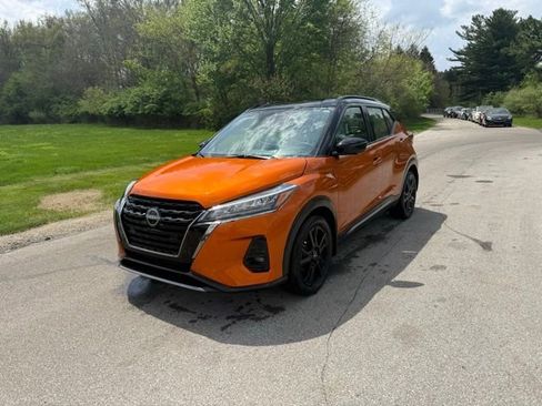 Used 2023 Nissan Kicks SR w/ SR Premium Package FWD image 1