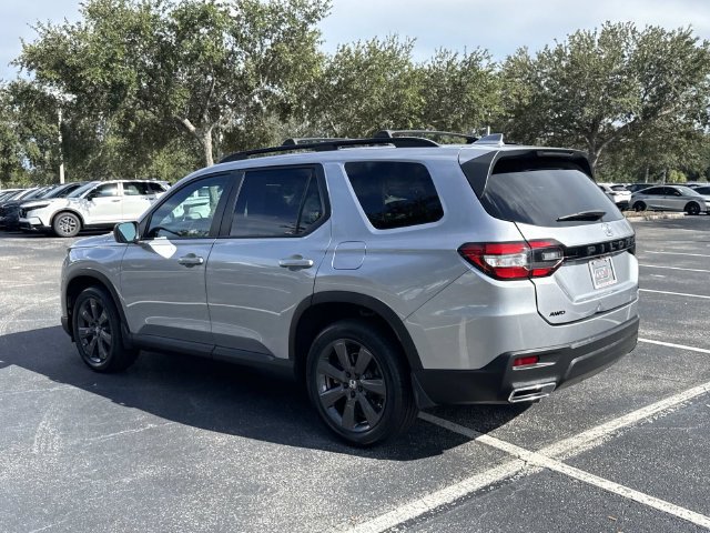 Certified 2023 Honda Pilot Sport image 6