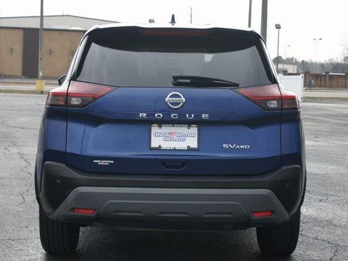 Used 2021 Nissan Rogue SV image 3