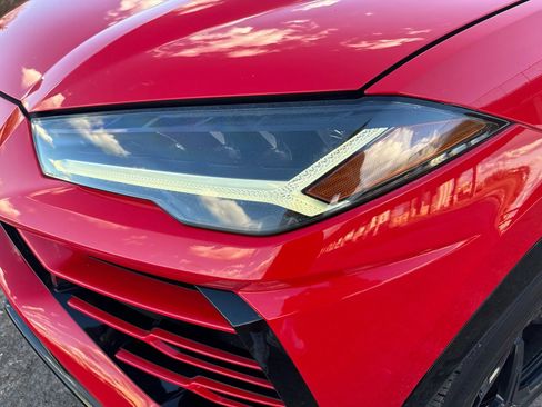 Used 2019 Lamborghini Urus image 32