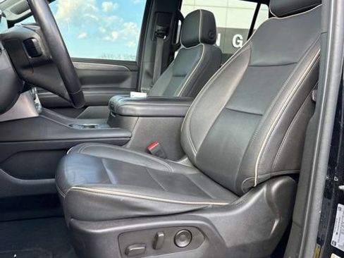 Used 2023 GMC Yukon SLT image 16