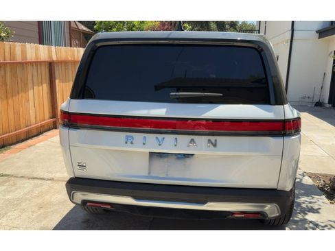 Used 2025 Rivian R1S Adventure AWD/4WD image 4