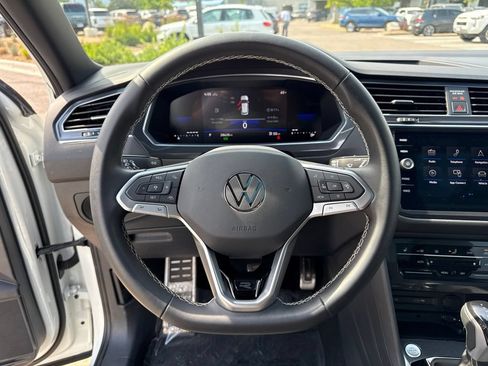 Certified 2023 Volkswagen Tiguan SE R-Line AWD/4WD image 14