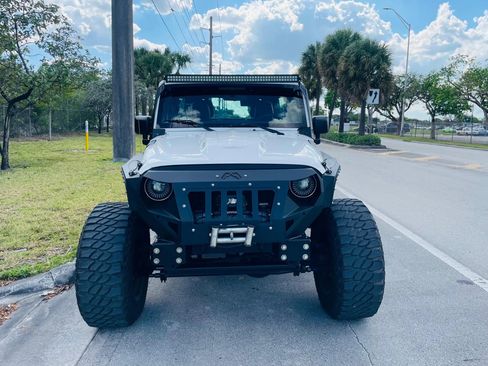 Used 2018 Jeep Wrangler Unlimited Sport AWD/4WD image 8