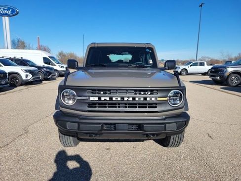 New 2025 Ford Bronco Base image 19