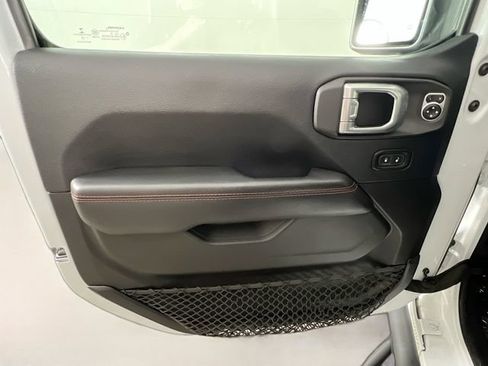 Used 2018 Jeep Wrangler Unlimited Rubicon AWD/4WD image 31