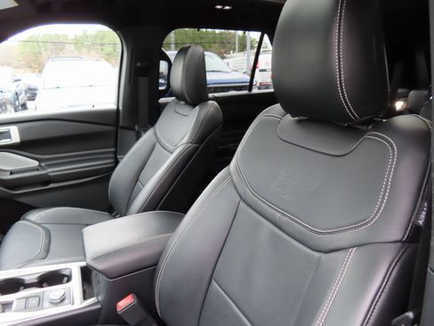 Used 2020 Ford Explorer ST w/ ST Street Pack image 29