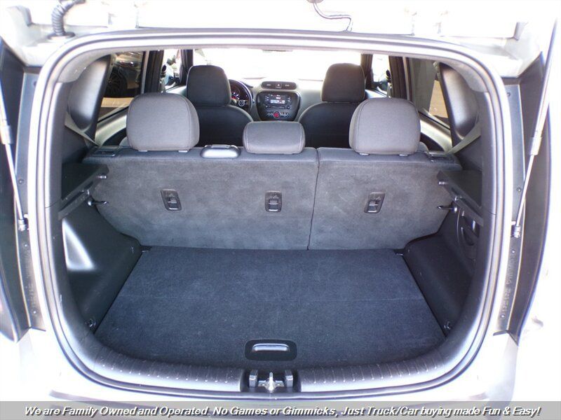 Used 2017 Kia Soul + FWD image 9