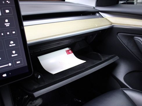 Used 2021 Tesla Model 3 Long Range image 17